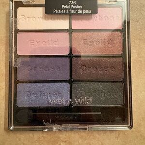 wet n wild Petal Pusher Eyeshadow Palette - Pink, Purple, Brown, Black
